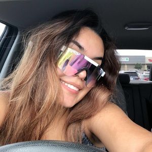 Meet your Posher, Andrea